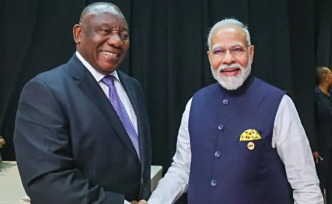 Prime Minister Narendra Modi presents gifts for world countries presidents - Sakshi