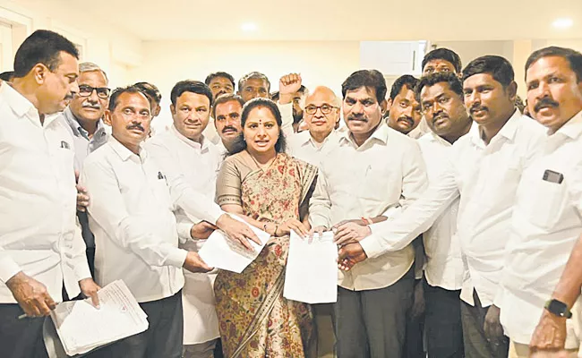 People of Kamareddy villages are supported to Kcr - Sakshi