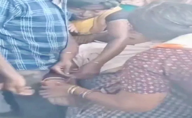 Sister Who Tied Rakhi To Brother Who Died Due To Heart Attack - Sakshi