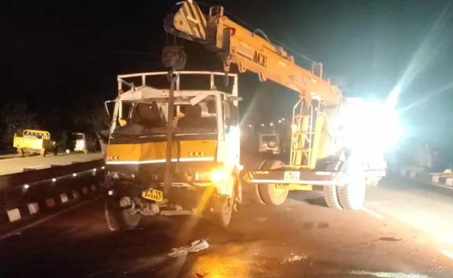 Tirupattur Natrampalli Road Accident news Updates - Sakshi