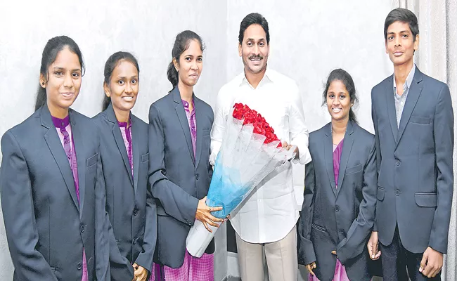 Five AP students selected for youth exchange prog in USA - Sakshi