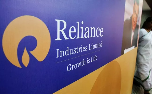 Reliance Industries Profit Increased By 30 Percent - Sakshi