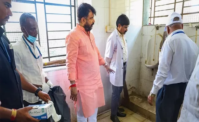 Made To Clean Toilets Nanded Hospital Dean Now Faces Police Case - Sakshi