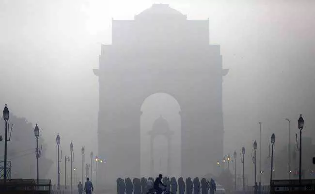 Delhi Air pollution: Avoid morning walk don't burn crackers use public transport - Sakshi