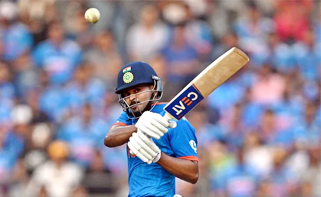 Shreyas Iyer Become a Fastest  hundred in World Cup knockout Matches - Sakshi