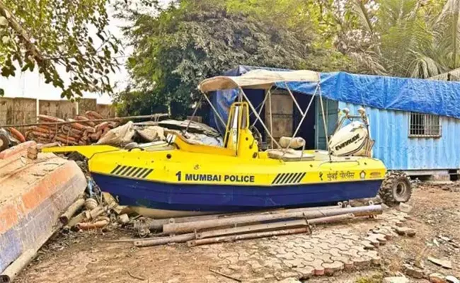 Mumbai Police Bought 46 Speedboats Fleet Track Coast 8 Working - Sakshi
