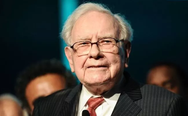 Warren Buffett Berkshire Hathaway Reports 12.8 Billion Loss - Sakshi