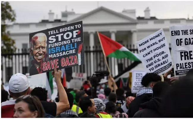 Palestinian Supporters Demonstrated Against Israel Outside the us White House - Sakshi