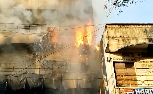 Huge Fire Accident In Kamareddy - Sakshi