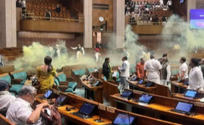 Parliament security breach: Five accused reveal their initial plan to perform self-immolation - Sakshi