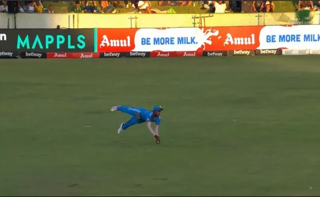 IND VS SA 3rd ODI: Sai Sudharsan Takes Sensational Catch Of Klaasen - Sakshi