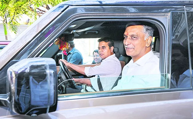 KTR and Harish Rao Travelled in One Car To Going to Rashtrapati Bhavan - Sakshi