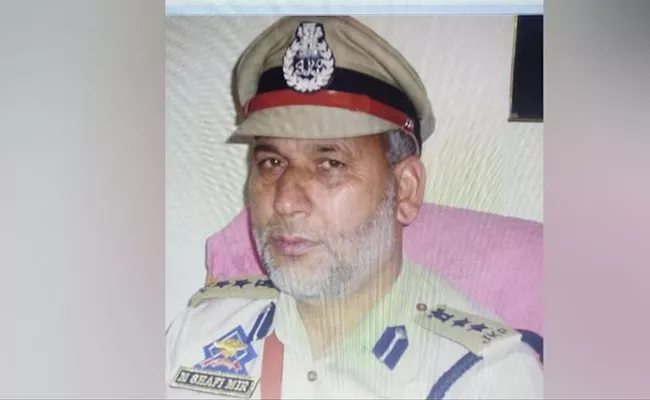 Retired Senior Cop Shot Dead By Terrorists At Mosque iIn Kashmir - Sakshi