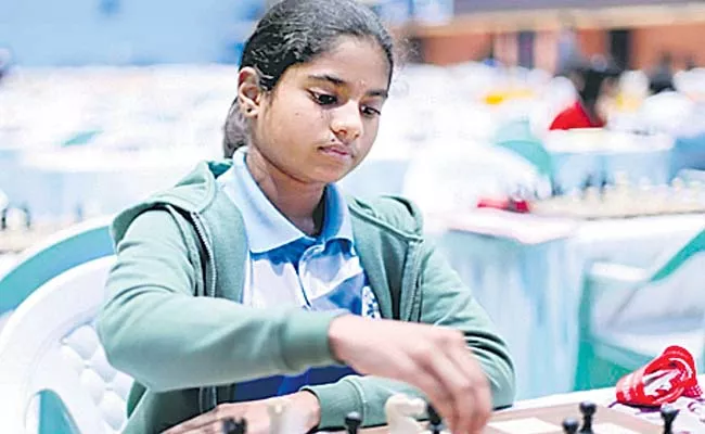 Telangana girl B Keerthika won fifth place in chess championship - Sakshi