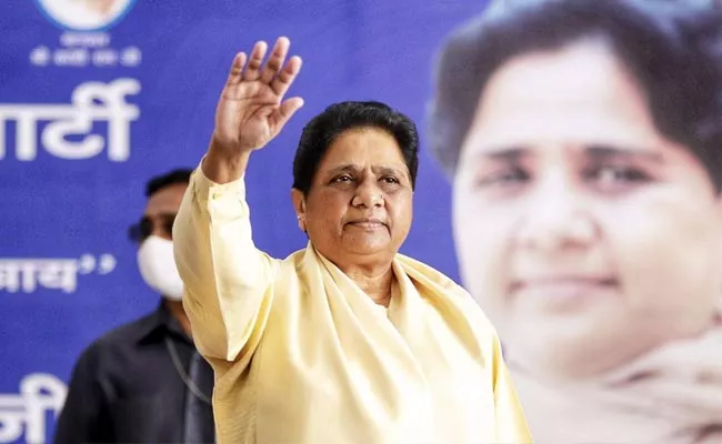Mayawati Says BSP fight Solo In Lok Sabha Election - Sakshi