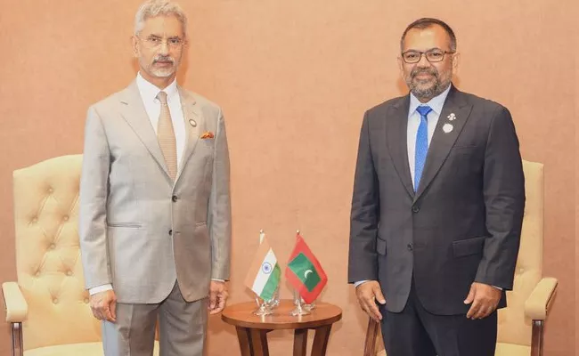 India Maldives Discuss Military Withdrawal From Island Amid Row - Sakshi