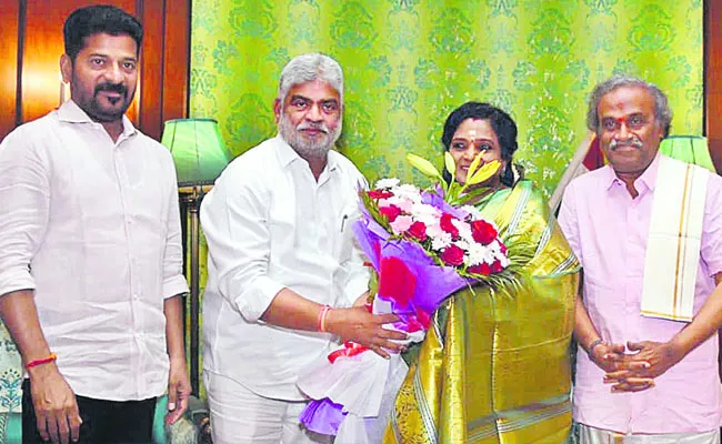 CM Revanth Reddy Meets Governor Tamilisai Soundararajan At Raj Bhavan - Sakshi