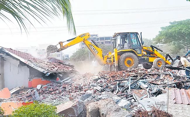Mla Katipalli Venkataramana Reddy Demolished His Own House For Road Extension - Sakshi