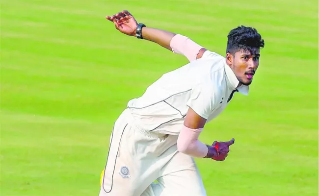 Andhra cricket lead 63 runs in 1st innings win against Up - Sakshi