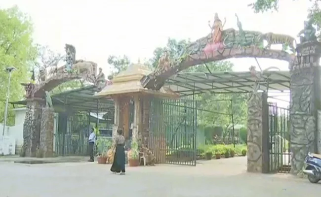Lion Kills Man At Tirupati Sri Venkateswara Zoological Park - Sakshi