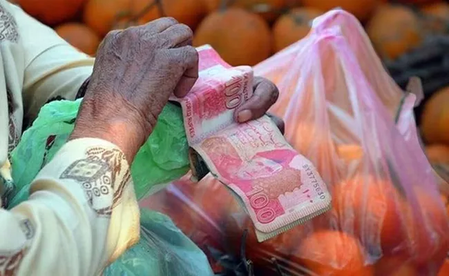 Pakistan as Citizens Bear Brunt of Severe Inflation - Sakshi