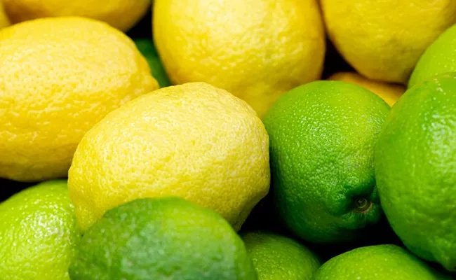 Lemon Sold For rs 35000 At Auction In Tamil Nadu Temple - Sakshi