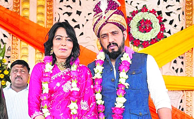 Gangster Kala Jathedi Gets Married To Revolver Rani In Delhi - Sakshi