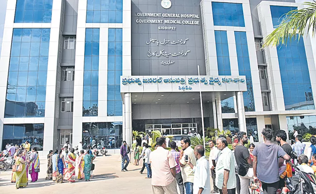 Telangana Govt Filling of 4356 teaching posts in medical colleges - Sakshi