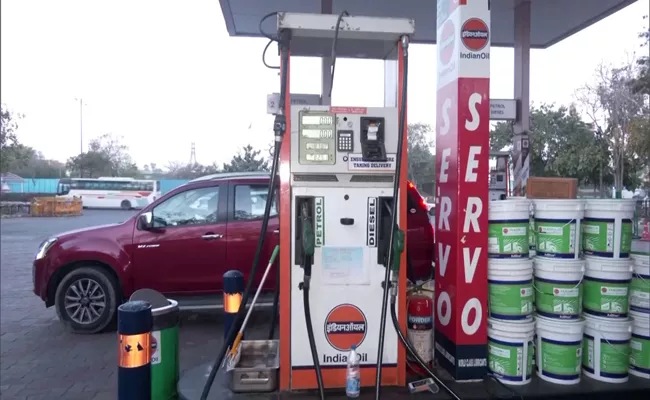 Petrol, diesel price cut by up to Rs 15 in Lakshadweep - Sakshi