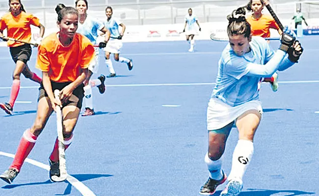 Telangana team suffered a heavy defeat in the hockey championship - Sakshi