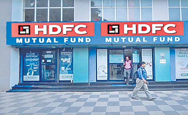 HDFC Mutual Fund launches India first domestic fund on realty sector - Sakshi
