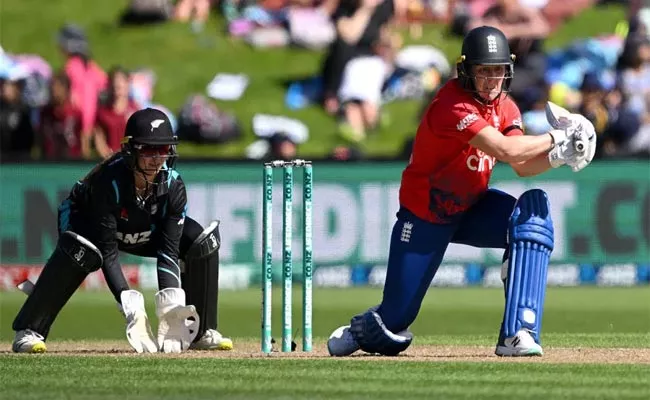 England Women Cricket Team Beat New Zealand By 27 Runs In 1st T20I Held In Dunedin - Sakshi