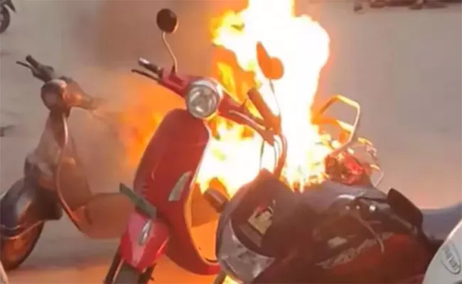 Electric Motorbike Battery Explodes - Sakshi