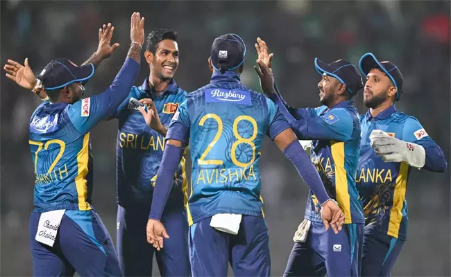 Mahmudullah and Jaker Alis fifties in vain as Srilanka edge BAN by 3 runs - Sakshi
