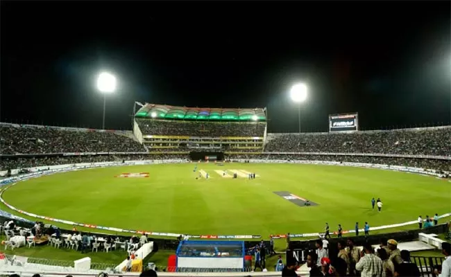 IPL 2024 SRH VS CSK: Power Supply Restored At Uppal Stadium - Sakshi