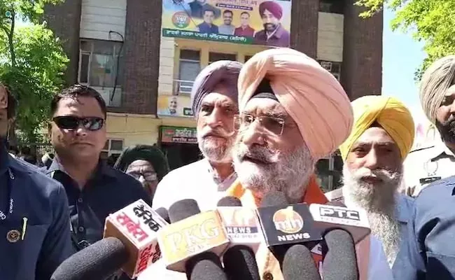BJP MP Candidate Taranjit Singh Faces Protest In Punjab - Sakshi