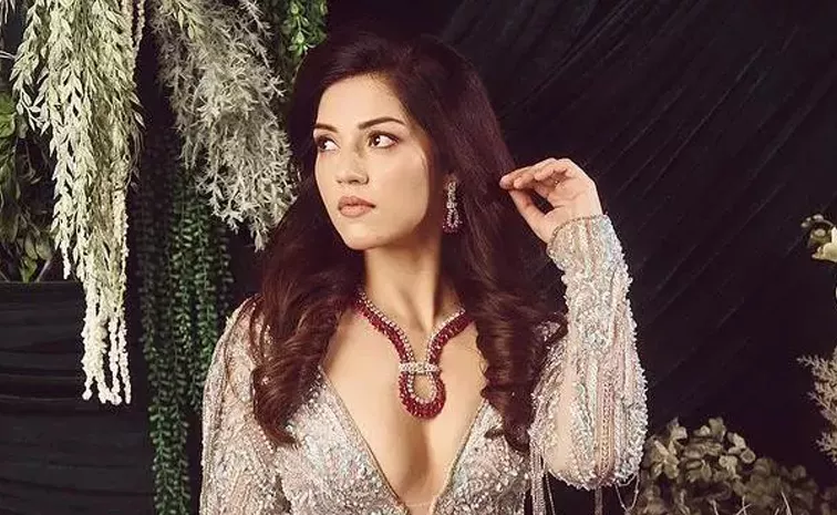 Mehreen Pirzada Comments On Egg Freezing