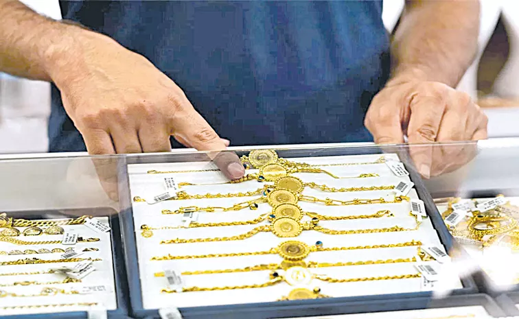Organised gold jewellery retailers to post revenue growth of 17-19percent in FY25 says CRISIL