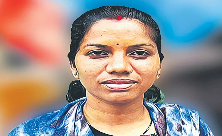 Lok sabha elections 2024: cpim candidate sonamoni tudu aka pad woman in jhargram west bengal