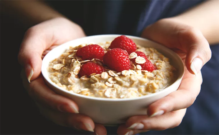 Can You Eat Oats For Breakfast Every Day Know The Side Effects