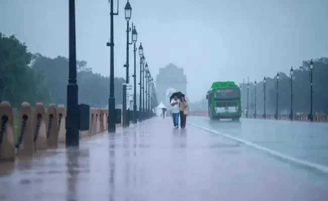 Amidst record high temperatures Delhi receives light rain