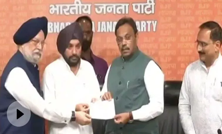 Arvinder Lovely Who Quit As Delhi Congress Chief Rejoins BJP