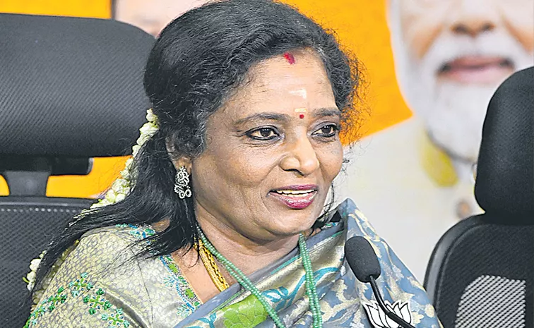 Tamilisai comments on congress and brs