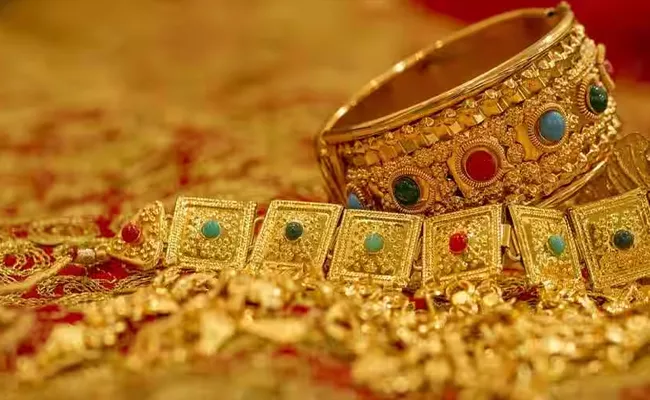 Gold rates on today commodity market in various places in country
