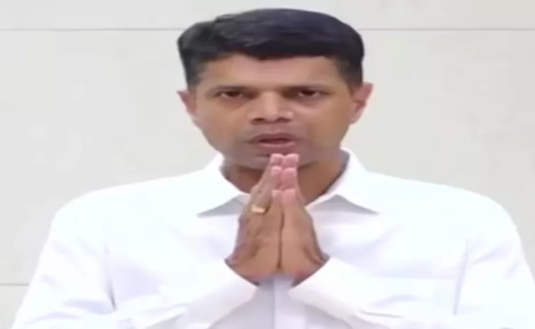 VK Pandian quits active politics after BJD loses Odisha elections