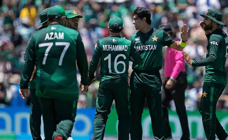 Pakistan fans furious with Babar Azams team after T20 World Cup exit