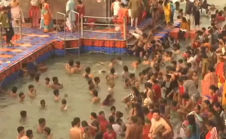 Holy dip at Dashashwamedh Ghat in Varanasi