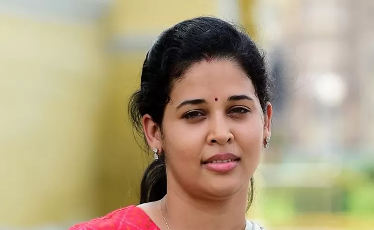 Singer Lucky Ali Filed Complaint Karnataka Lokayukta Police Against Ias Officer Rohini Sindhuri