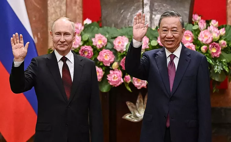 Putin signs deals with Vietnam in bid to shore up ties in Asia