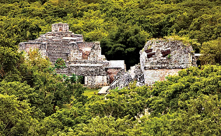 National Institute Of Anthropology And History Scientists Find Mayan Civilization
